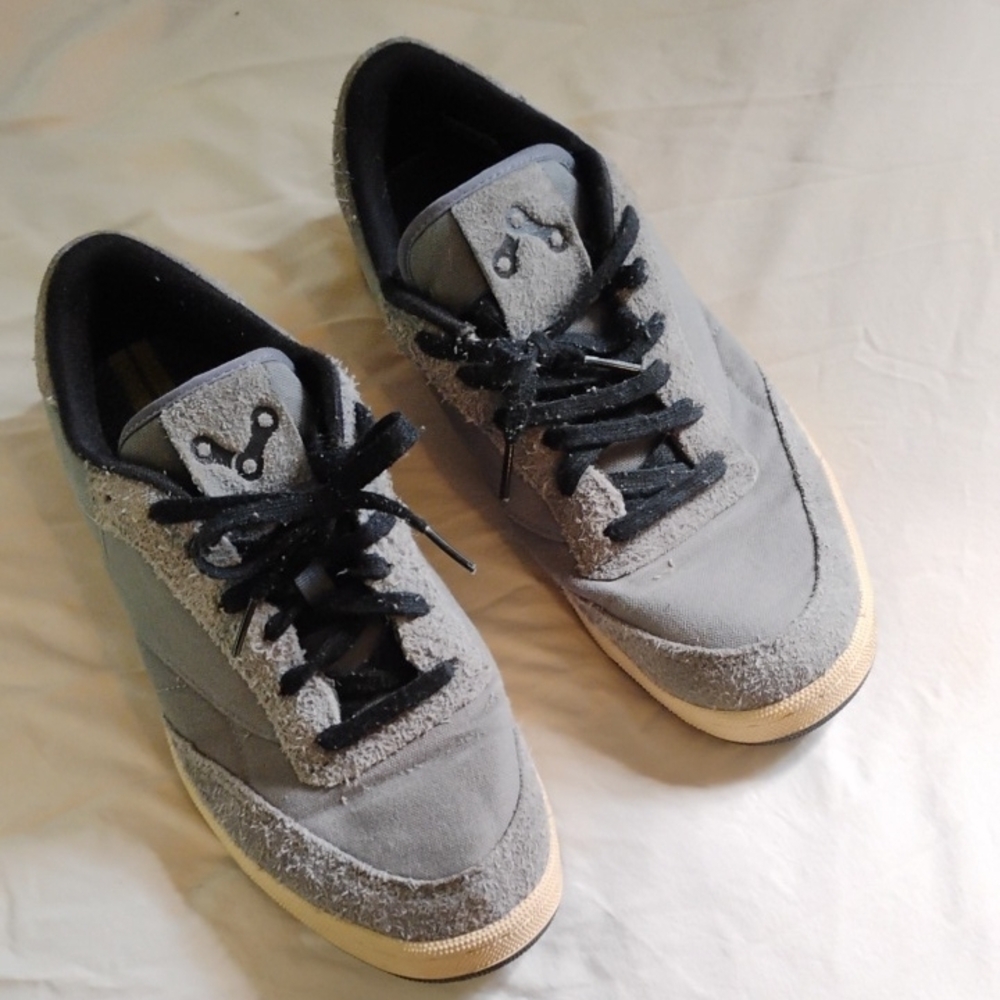 Reebok Gray and Black Retro Sneakers with Classic Design